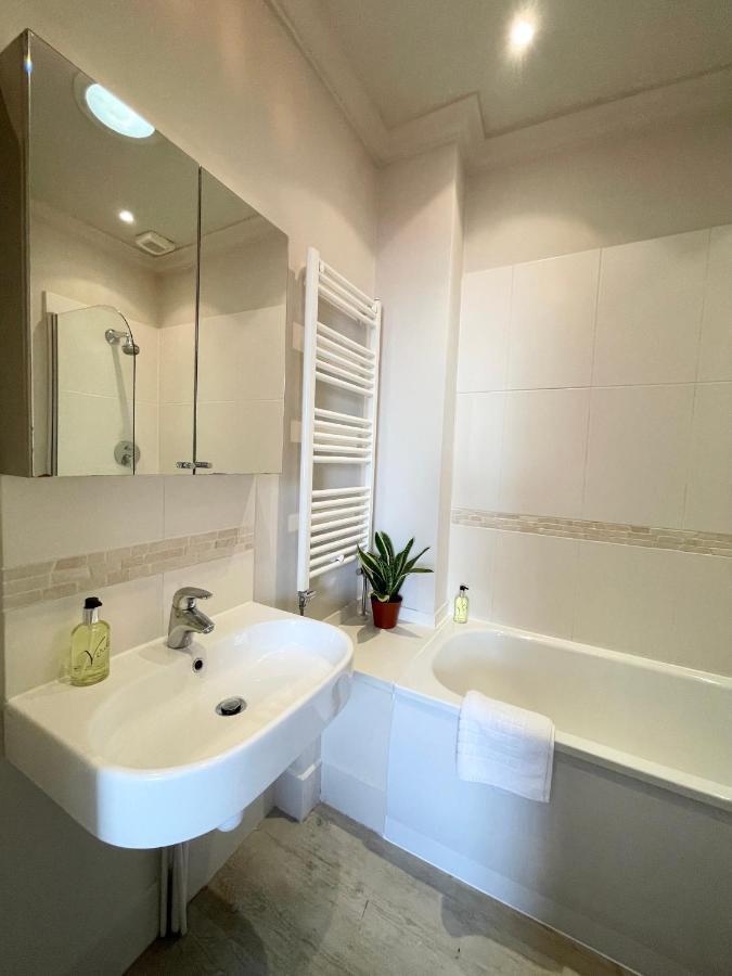 Victoria Maisonette Apartment Лондон Екстериор снимка