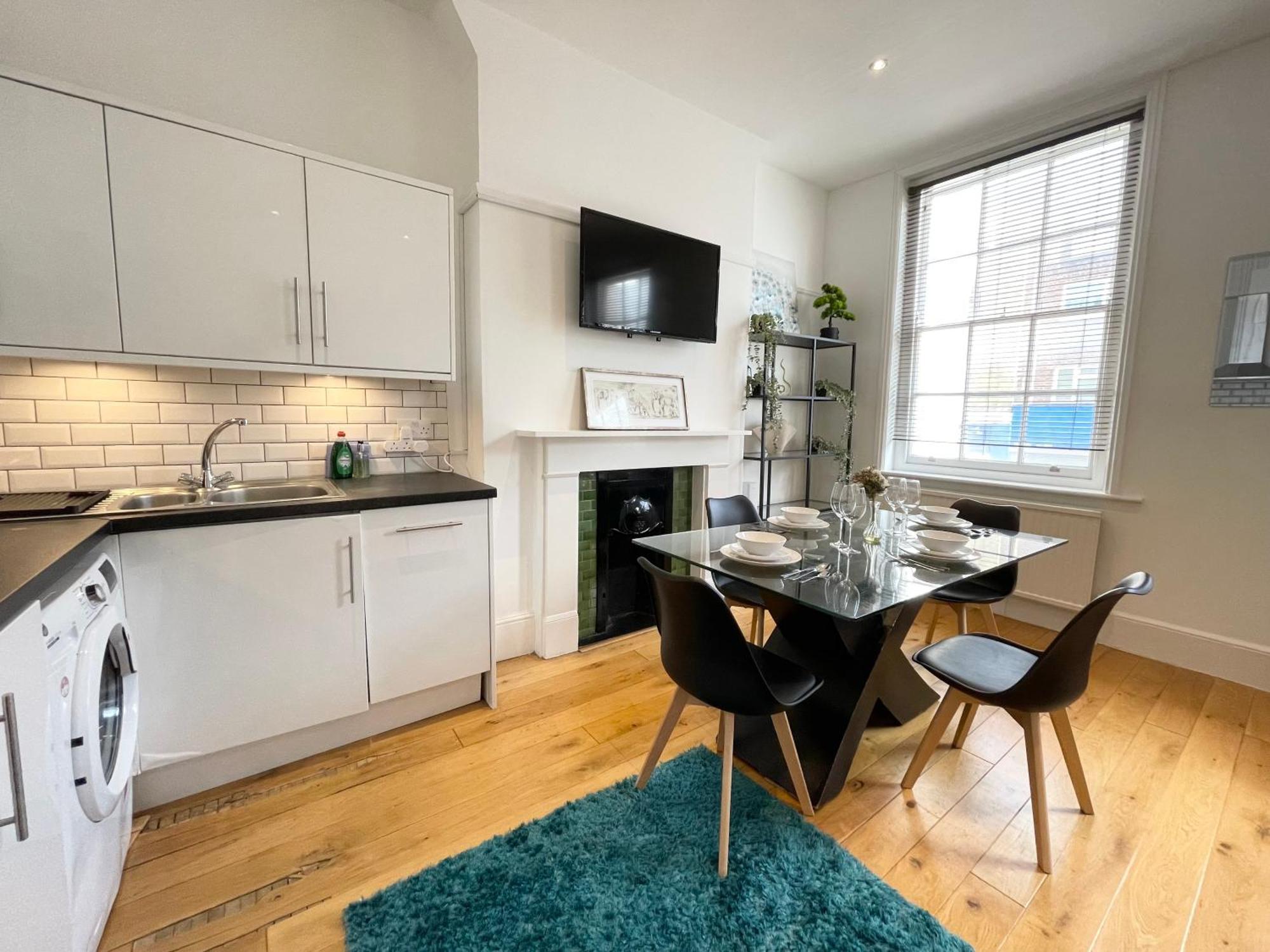 Victoria Maisonette Apartment Лондон Екстериор снимка